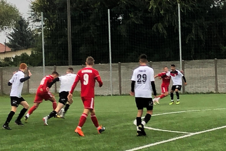 Az első fölényes, a második kissé nehézkes