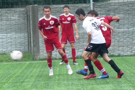 Zuhogó eső mellé gólzápor