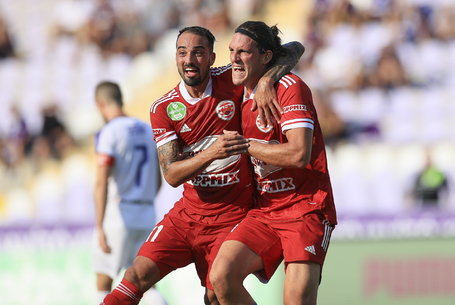 Az első meccs az unokatestvér nélkül