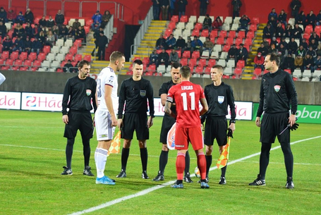 Holtversenyes „üldöző” lett