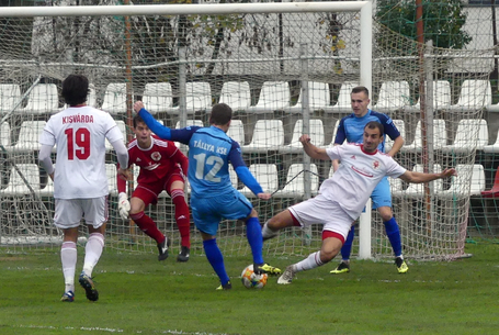 Négyes holtversenyben