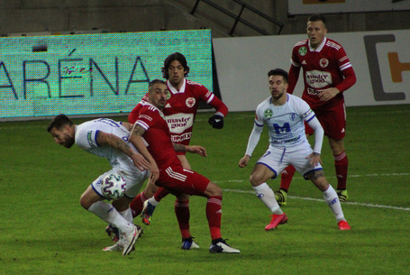 Mozgalmasan indult, gól nélkül zárult