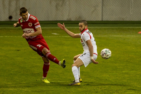 Védőnk üldözi korábbi kapusunkat