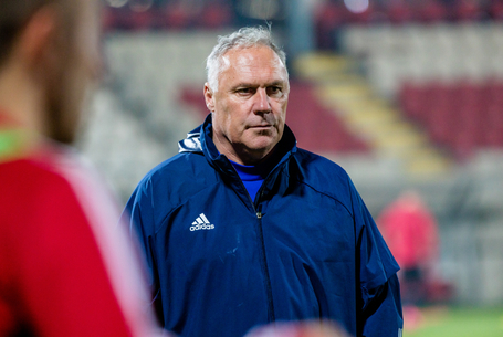 A játékosokkal együtt gyűjti az erőt