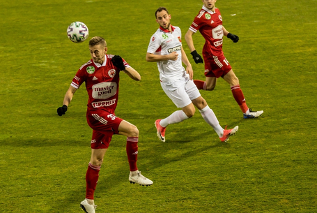 Védőnk túl a műtéten