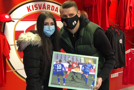 Az érintett adta át a nyereményt