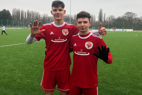 Potyogtak a gólok, pozitív a VLA-mérleg