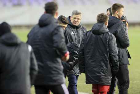 Távolodni és pozíciót tartani