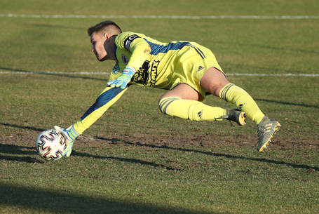 Védés a top háromban