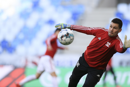 Nagy sprintből a mikrofon elé