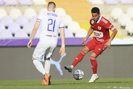 Az elsőtől az utolsó percig