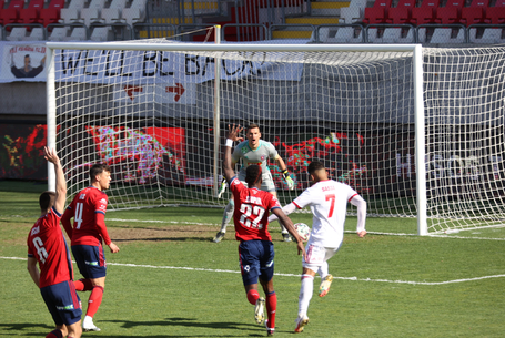 Nem tudtunk élni az emberelőnnyel