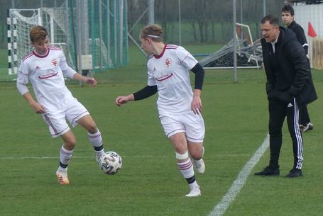 Az egyiknek sikerült