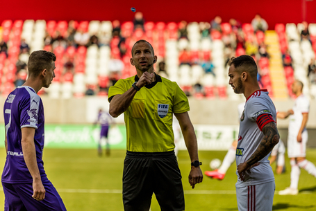 Találkozás az első meccs bírájával