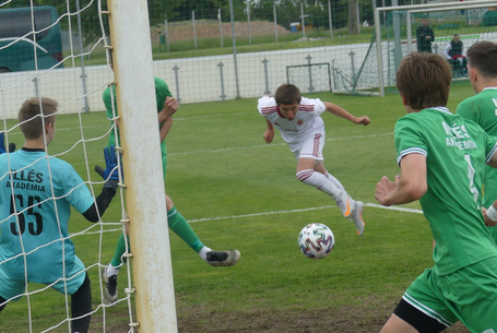 Bebetonozható a kedvező pozíció