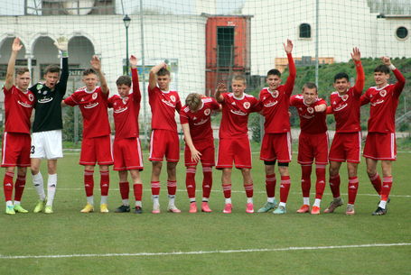 „Az első osztályért!”