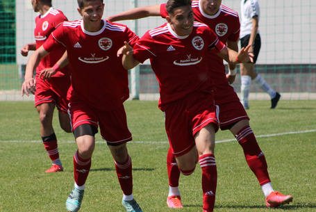 Tovább a megkezdett úton