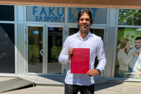 Tanár úr a középpályán