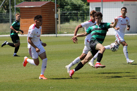 Száz meccs, 266 gól