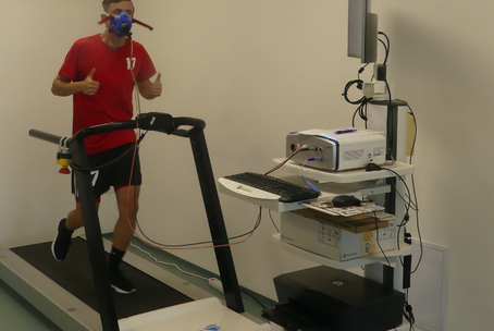 Futópadon az északmacedón támadó is