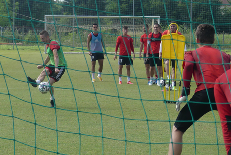 Visszatér szülővárosába a védő