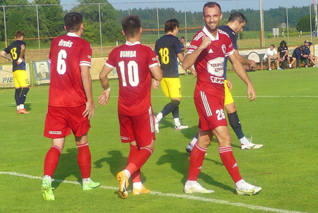 A tizenhatoson kívülről is képes betalálni