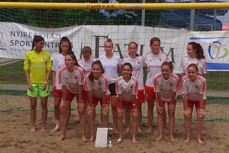 Strandfocitornán az U19-es lányok
