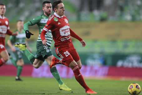 A hónap utolsó napján az első meccs