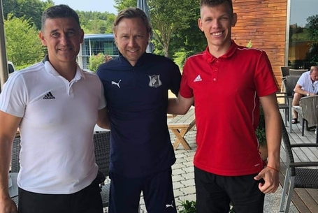 Kapitány lett a legyőzött edzőből