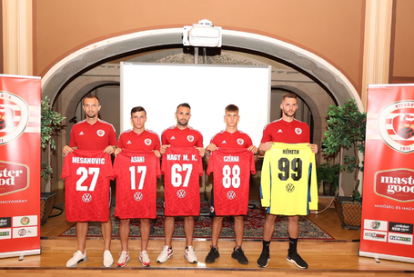 Karmester lehet a zongoristából