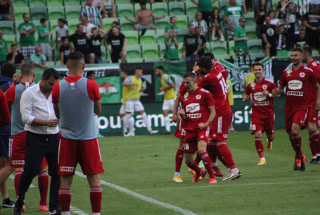 Csodálatos győzelem a címvédő otthonában