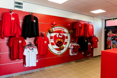 Meccsnap: nyitva a szurkolói bolt is