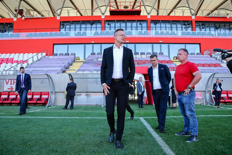 Miniszteri vizit a stadionban