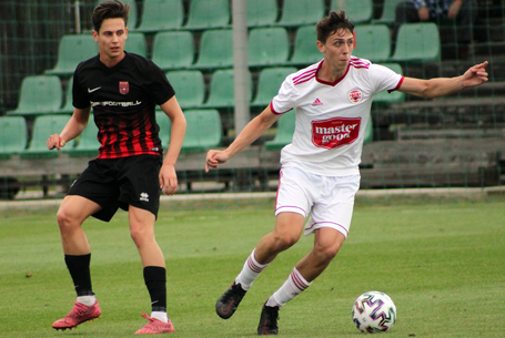 Tavalyi dobogós a vendég