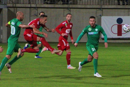 Egy tekerés, egy fejes, egy pont