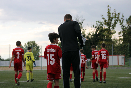  Bajnoki mérkőzés előtt a kicsik