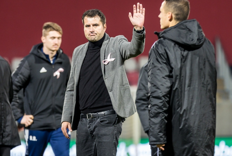 Saját játékosaival a válogatottban