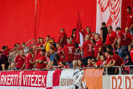 Jegy nélkül senki ne induljon el!