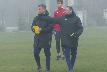 Korbács nélkül, kellő tisztelettel