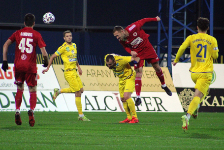 Egy az elején, egy a ráadásban