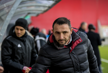 Négy játékosunk és az edző is