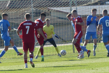 A listavezető a sereghajtó ellen