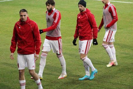 Hetvenöt pont idegenből