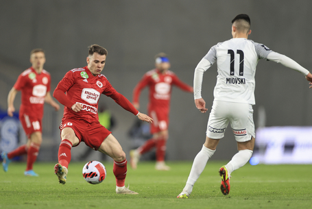 Hány centin múlhatott?