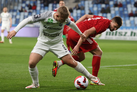 Túl a hatezredik játékpercen