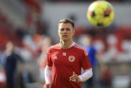 Tíz találattal a lista élén