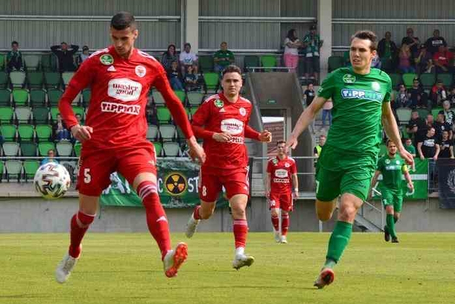 Őrségváltás az élen