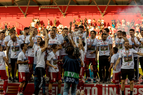 Teljes a kiemeltek listája