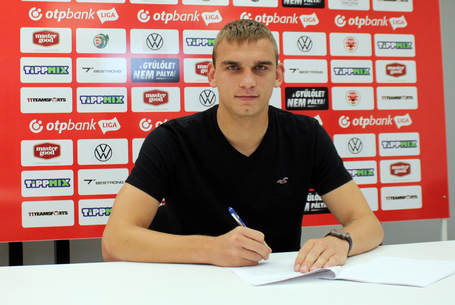 Szintet lépett a belső védő