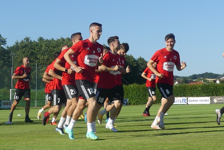 Edzőtábor, rangos ellenfelekkel